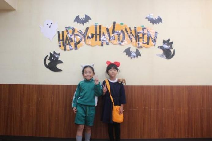 キキの肩にはジジではなく…ライオン！？