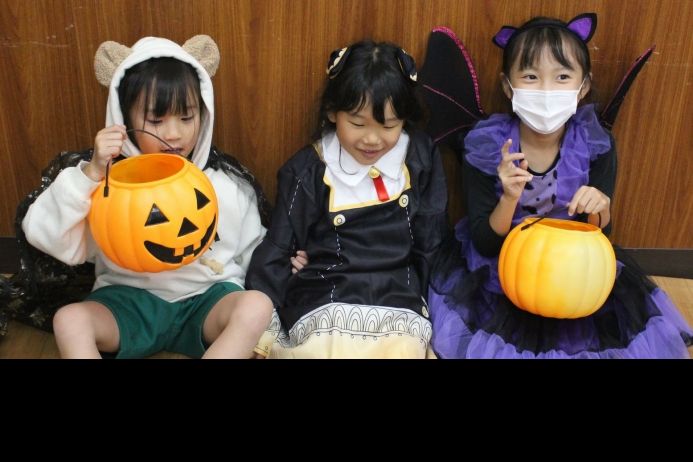 <?php if(isset(ハロウィンイベント１日目★)){ echo ハロウィンイベント１日目★;} ?>